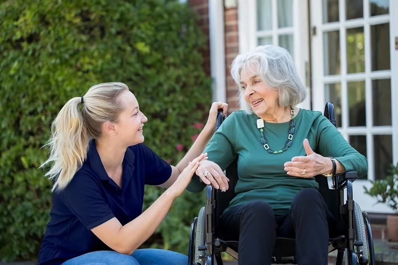 Alzheimer's Care at home from Live-in Care Direct