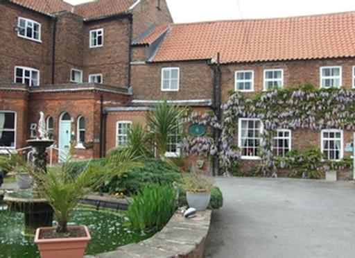 Morton Manor