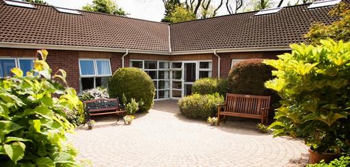 Hollybank Manor