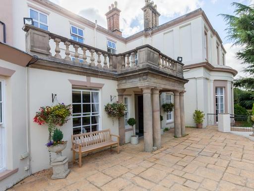 Hilderstone Hall