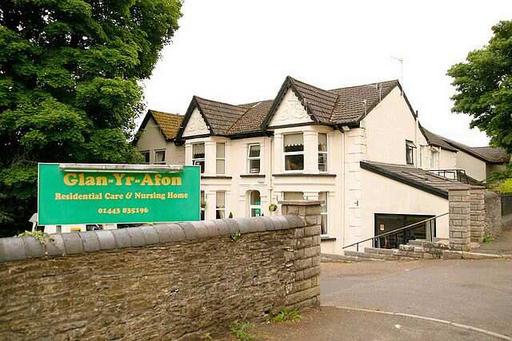 Glan Yr Afon