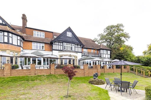Dungate Manor