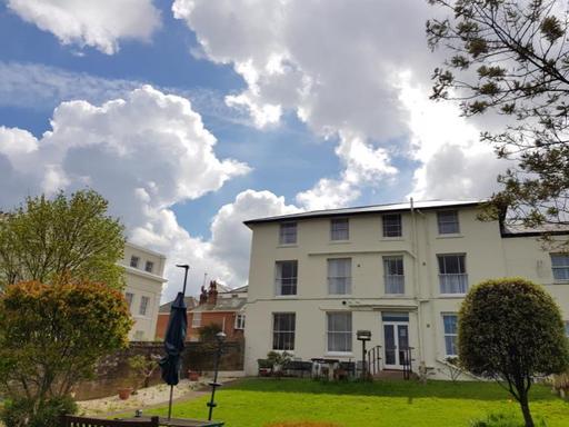 Victoria House