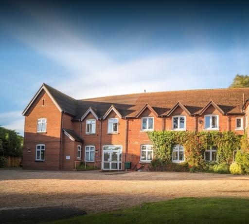 Avon Lee Lodge