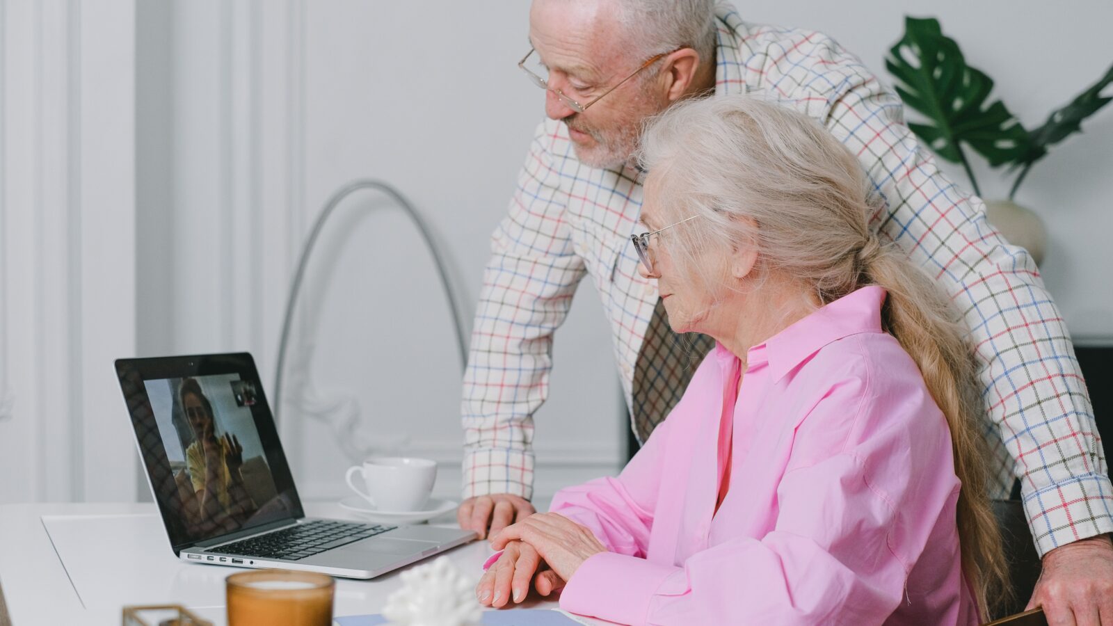 Artificial intelligence (AI) Predictive Healthcare: How Technology Is Helping Older People Stay Safe at Home