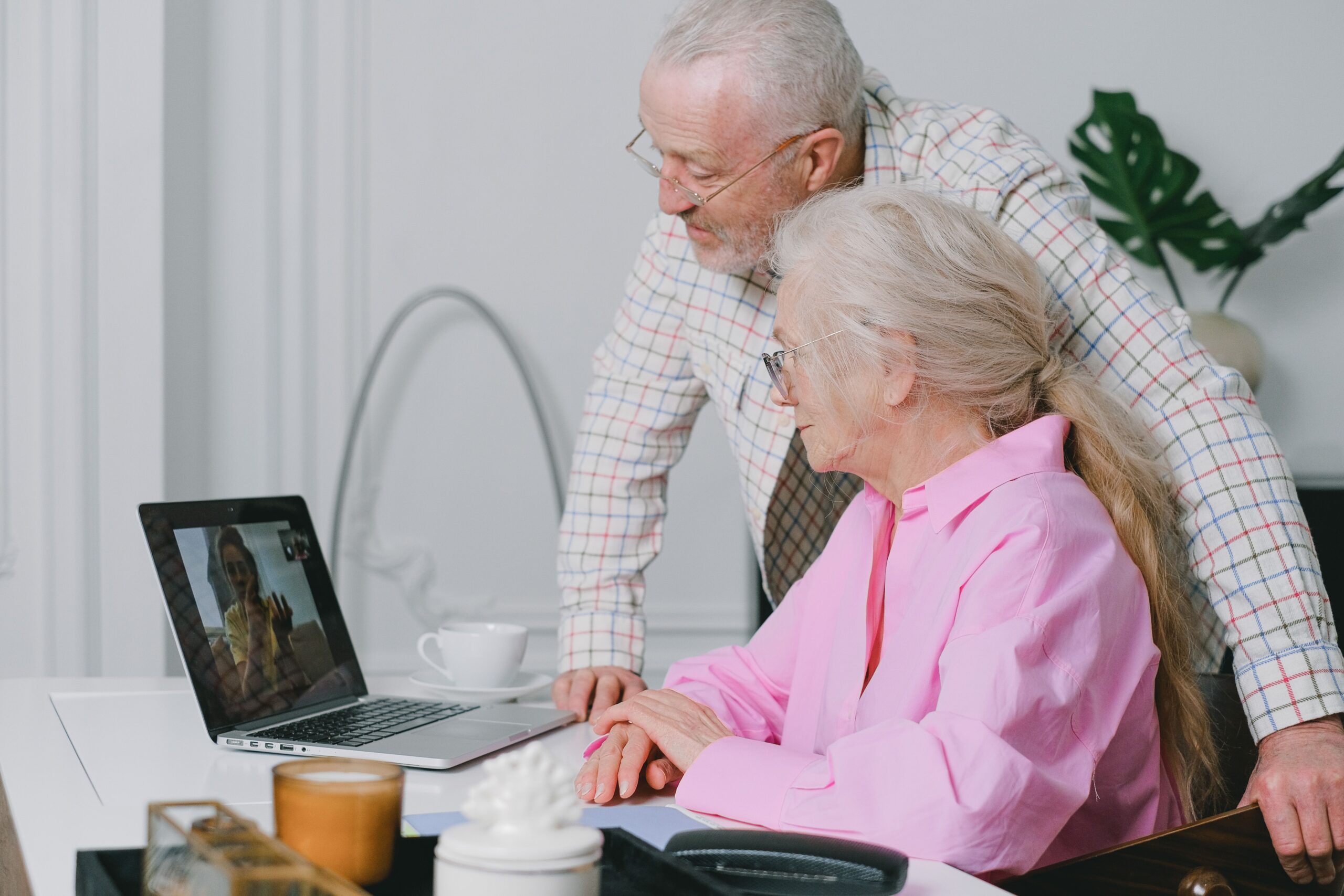 Artificial intelligence (AI) Predictive Healthcare: How Technology Is Helping Older People Stay Safe at Home